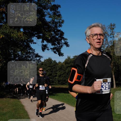 28.09.2025 - 33. Volkslauf durch das schöne Alstertal Fabian Wolf http://msf.ph/oto/8980196 28.09.2025 10:35:24 Laufen 3344, 3176, 391 meine-sportfotos.de
