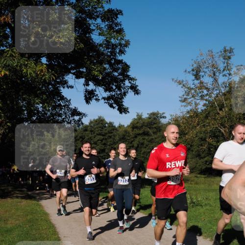 28.09.2025 - 33. Volkslauf durch das schöne Alstertal Fabian Wolf http://msf.ph/oto/8980221 28.09.2025 10:35:28 Laufen 3313, 3312, 3929 meine-sportfotos.de