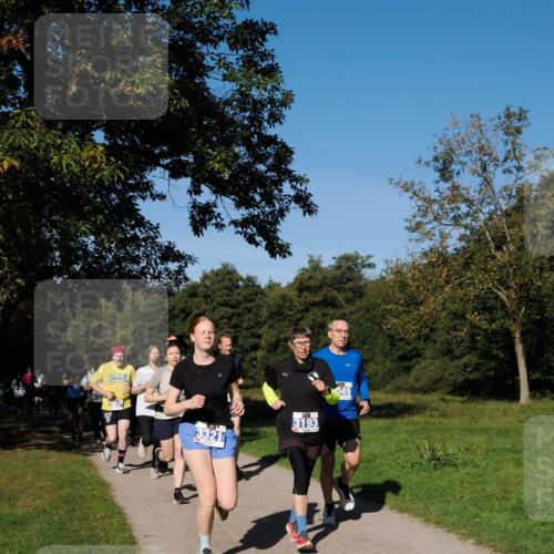 28.09.2025 - 33. Volkslauf durch das schöne Alstertal Fabian Wolf http://msf.ph/oto/8980266 28.09.2025 10:35:34 Laufen 3937, 3321, 3193, 049 meine-sportfotos.de