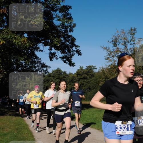 28.09.2025 - 33. Volkslauf durch das schöne Alstertal Fabian Wolf http://msf.ph/oto/8980276 28.09.2025 10:35:35 Laufen 3937, 3357, 3321, 319 meine-sportfotos.de