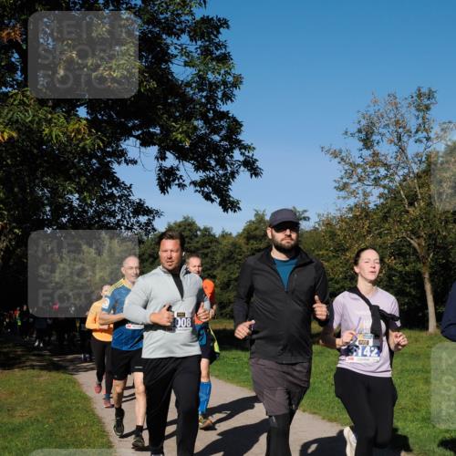 28.09.2025 - 33. Volkslauf durch das schöne Alstertal Fabian Wolf http://msf.ph/oto/8980302 28.09.2025 10:35:38 Laufen 008, 13142 meine-sportfotos.de