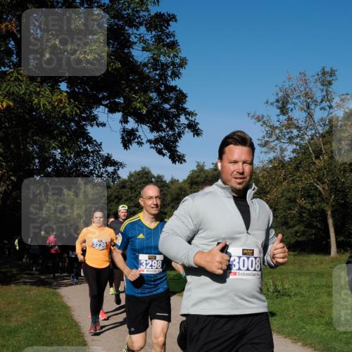 28.09.2025 - 33. Volkslauf durch das schöne Alstertal Fabian Wolf http://msf.ph/oto/8980311 28.09.2025 10:35:39 Laufen 3236, 3298, 3008 meine-sportfotos.de