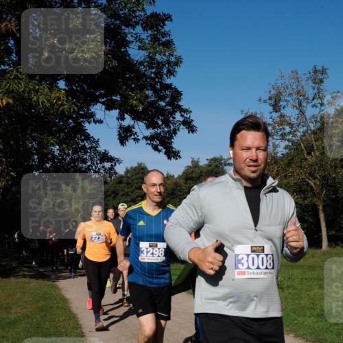 28.09.2025 - 33. Volkslauf durch das schöne Alstertal Fabian Wolf http://msf.ph/oto/8980312 28.09.2025 10:35:39 Laufen 323, 3298, 3008 meine-sportfotos.de