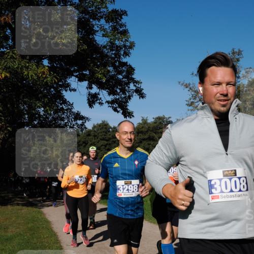 28.09.2025 - 33. Volkslauf durch das schöne Alstertal Fabian Wolf http://msf.ph/oto/8980314 28.09.2025 10:35:40 Laufen 3177, 3177, 3236, 88, 3298, 09, 3008 meine-sportfotos.de
