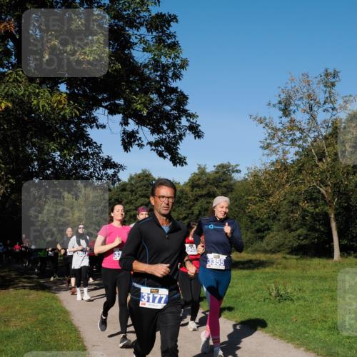 28.09.2025 - 33. Volkslauf durch das schöne Alstertal Fabian Wolf http://msf.ph/oto/8980342 28.09.2025 10:35:44 Laufen 3177, 3945, 3355 meine-sportfotos.de