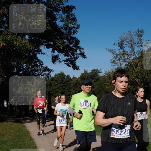 28.09.2025 - 33. Volkslauf durch das schöne Alstertal Fabian Wolf http://msf.ph/oto/8980397 28.09.2025 10:35:53 Laufen 3034, 3135, 3149, 13328, 3942 meine-sportfotos.de