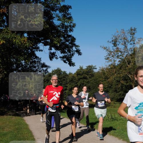 28.09.2025 - 33. Volkslauf durch das schöne Alstertal Fabian Wolf http://msf.ph/oto/8980409 28.09.2025 10:35:54 Laufen 3034, 3218, 3217, 56 meine-sportfotos.de