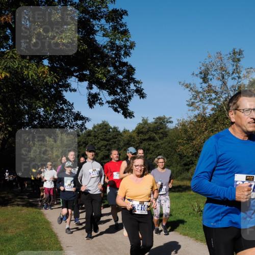 28.09.2025 - 33. Volkslauf durch das schöne Alstertal Fabian Wolf http://msf.ph/oto/8980469 28.09.2025 10:36:04 Laufen 3402, 3401, 339, 3410 meine-sportfotos.de