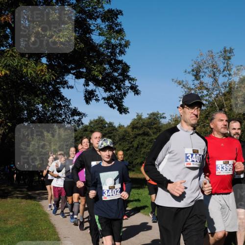 28.09.2025 - 33. Volkslauf durch das schöne Alstertal Fabian Wolf http://msf.ph/oto/8980474 28.09.2025 10:36:06 Laufen 301, 3402, 3401, 3399 meine-sportfotos.de