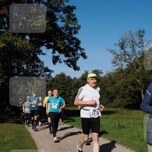 28.09.2025 - 33. Volkslauf durch das schöne Alstertal Fabian Wolf http://msf.ph/oto/8980524 28.09.2025 10:36:11 Laufen 3012, 2, 0, 2, 5, 3086, 3182 meine-sportfotos.de