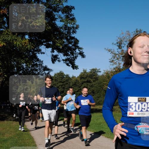 28.09.2025 - 33. Volkslauf durch das schöne Alstertal Fabian Wolf http://msf.ph/oto/8980592 28.09.2025 10:36:20 Laufen 3949, 3377, 3233, 3234, 3095 meine-sportfotos.de