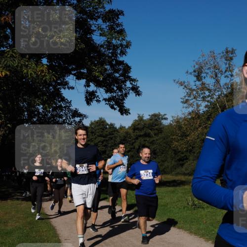 28.09.2025 - 33. Volkslauf durch das schöne Alstertal Fabian Wolf http://msf.ph/oto/8980593 28.09.2025 10:36:20 Laufen 3050, 3949, 3234 meine-sportfotos.de