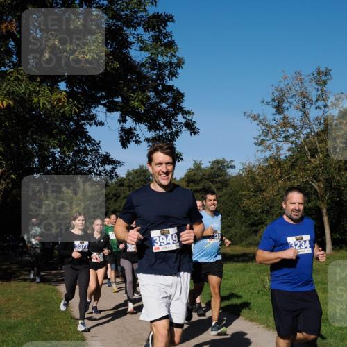 28.09.2025 - 33. Volkslauf durch das schöne Alstertal Fabian Wolf http://msf.ph/oto/8980601 28.09.2025 10:36:21 Laufen 3377, 305, 3949, 3234 meine-sportfotos.de