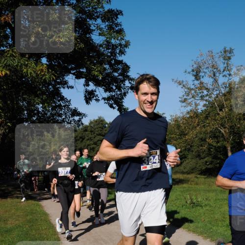 28.09.2025 - 33. Volkslauf durch das schöne Alstertal Fabian Wolf http://msf.ph/oto/8980604 28.09.2025 10:36:21 Laufen 394 meine-sportfotos.de
