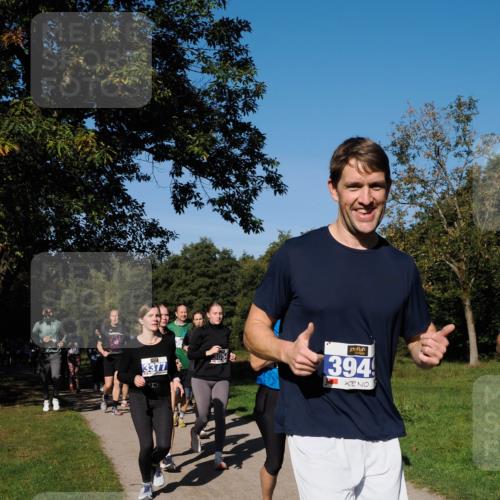 28.09.2025 - 33. Volkslauf durch das schöne Alstertal Fabian Wolf http://msf.ph/oto/8980606 28.09.2025 10:36:22 Laufen 3054, 3377, 394 meine-sportfotos.de