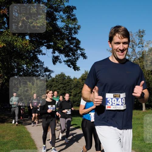 28.09.2025 - 33. Volkslauf durch das schöne Alstertal Fabian Wolf http://msf.ph/oto/8980607 28.09.2025 10:36:22 Laufen 3377, 3949 meine-sportfotos.de