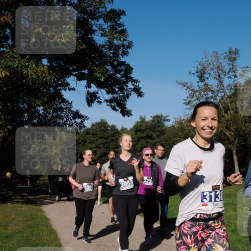 28.09.2025 - 33. Volkslauf durch das schöne Alstertal Fabian Wolf http://msf.ph/oto/8980658 28.09.2025 10:36:29 Laufen 3090, 3958, 322, 3130, 1 meine-sportfotos.de