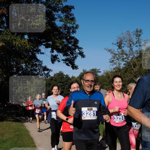 28.09.2025 - 33. Volkslauf durch das schöne Alstertal Fabian Wolf http://msf.ph/oto/8980768 28.09.2025 10:36:47 Laufen 3126, 3281, 3251, 13350 meine-sportfotos.de