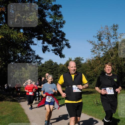 28.09.2025 - 33. Volkslauf durch das schöne Alstertal Fabian Wolf http://msf.ph/oto/8980788 28.09.2025 10:36:49 Laufen 3289, 3126, 323, 3240 meine-sportfotos.de