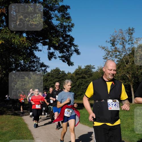 28.09.2025 - 33. Volkslauf durch das schöne Alstertal Fabian Wolf http://msf.ph/oto/8980793 28.09.2025 10:36:49 Laufen 3289, 3126, 3239 meine-sportfotos.de
