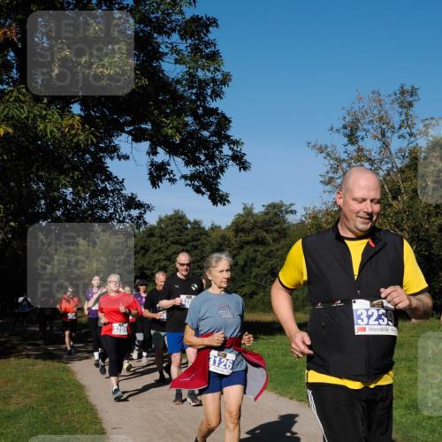 28.09.2025 - 33. Volkslauf durch das schöne Alstertal Fabian Wolf http://msf.ph/oto/8980794 28.09.2025 10:36:49 Laufen 3289, 3126, 3239 meine-sportfotos.de