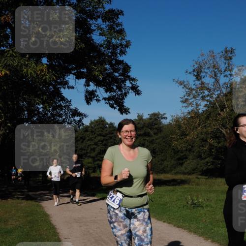 28.09.2025 - 33. Volkslauf durch das schöne Alstertal Fabian Wolf http://msf.ph/oto/8980933 28.09.2025 10:37:17 Laufen 3267, 3276 meine-sportfotos.de