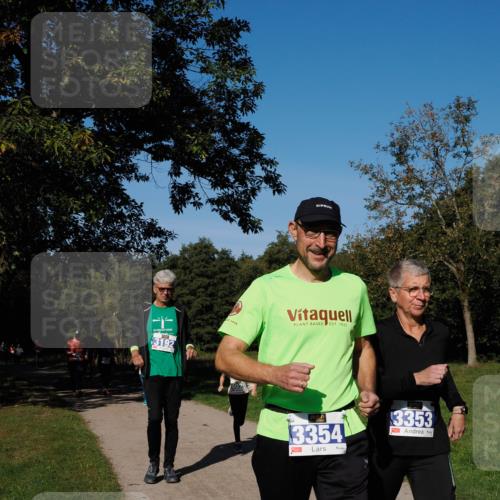 28.09.2025 - 33. Volkslauf durch das schöne Alstertal Fabian Wolf http://msf.ph/oto/8981251 28.09.2025 10:38:52 Laufen 3192, 1922, 1922, 3354, 3353 meine-sportfotos.de