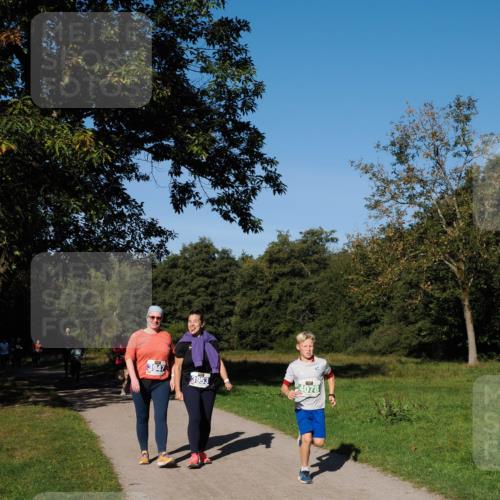 28.09.2025 - 33. Volkslauf durch das schöne Alstertal Fabian Wolf http://msf.ph/oto/8981285 28.09.2025 10:38:58 Laufen 3947, 3953, 4078 meine-sportfotos.de