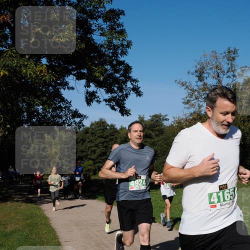 28.09.2025 - 33. Volkslauf durch das schöne Alstertal Fabian Wolf http://msf.ph/oto/8981360 28.09.2025 10:39:12 Laufen 4924, 4165 meine-sportfotos.de
