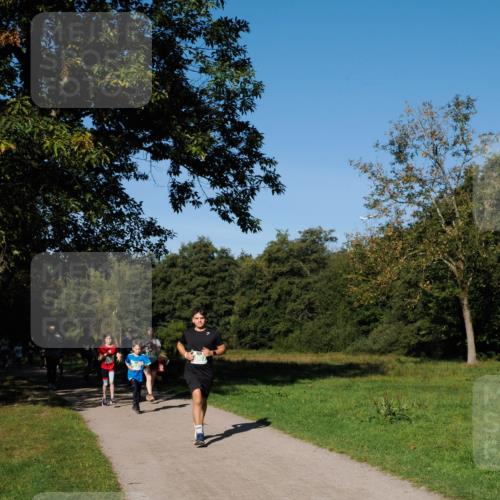 28.09.2025 - 33. Volkslauf durch das schöne Alstertal Fabian Wolf http://msf.ph/oto/8981425 28.09.2025 10:39:21 Laufen  meine-sportfotos.de