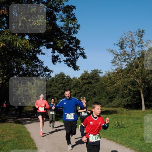 28.09.2025 - 33. Volkslauf durch das schöne Alstertal Fabian Wolf http://msf.ph/oto/8981590 28.09.2025 10:39:55 Laufen 4046, 4140, 4912, 4911 meine-sportfotos.de