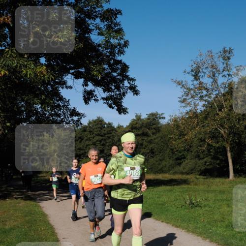 28.09.2025 - 33. Volkslauf durch das schöne Alstertal Fabian Wolf http://msf.ph/oto/8981746 28.09.2025 10:40:18 Laufen 9075, 4032, 4088 meine-sportfotos.de