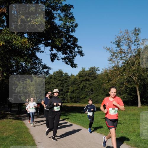 28.09.2025 - 33. Volkslauf durch das schöne Alstertal Fabian Wolf http://msf.ph/oto/8981889 28.09.2025 10:40:44 Laufen 4125, 4174, 4917 meine-sportfotos.de