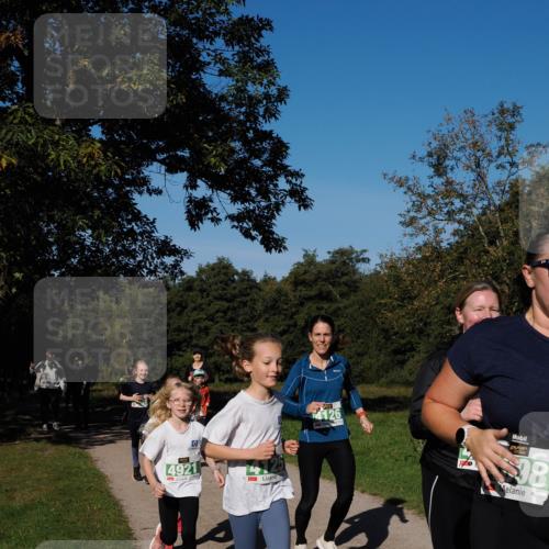 28.09.2025 - 33. Volkslauf durch das schöne Alstertal Fabian Wolf http://msf.ph/oto/8981916 28.09.2025 10:40:47 Laufen 4921, 4126, 98 meine-sportfotos.de