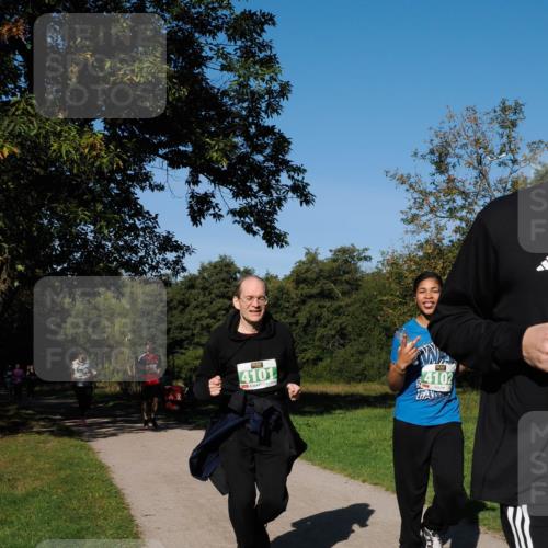28.09.2025 - 33. Volkslauf durch das schöne Alstertal Fabian Wolf http://msf.ph/oto/8981976 28.09.2025 10:41:05 Laufen 4101, 4102 meine-sportfotos.de