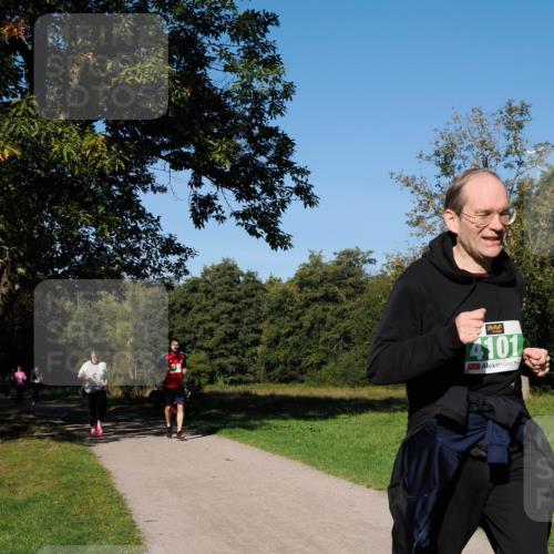 28.09.2025 - 33. Volkslauf durch das schöne Alstertal Fabian Wolf http://msf.ph/oto/8981982 28.09.2025 10:41:06 Laufen 4101 meine-sportfotos.de
