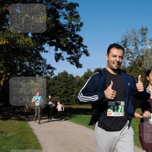 28.09.2025 - 33. Volkslauf durch das schöne Alstertal Fabian Wolf http://msf.ph/oto/8982056 28.09.2025 10:41:36 Laufen 4178 meine-sportfotos.de