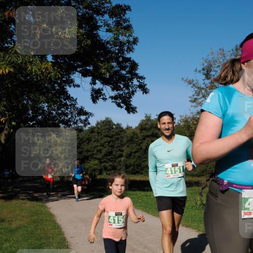 28.09.2025 - 33. Volkslauf durch das schöne Alstertal Fabian Wolf http://msf.ph/oto/8982076 28.09.2025 10:41:42 Laufen 4150, 4151 meine-sportfotos.de