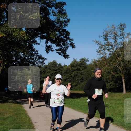 28.09.2025 - 33. Volkslauf durch das schöne Alstertal Fabian Wolf http://msf.ph/oto/8982136 28.09.2025 10:42:02 Laufen 4903, 4904 meine-sportfotos.de