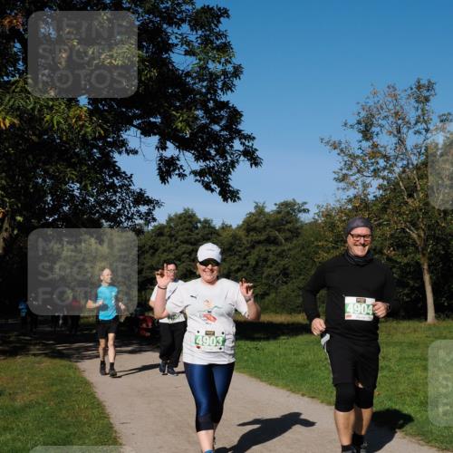 28.09.2025 - 33. Volkslauf durch das schöne Alstertal Fabian Wolf http://msf.ph/oto/8982138 28.09.2025 10:42:02 Laufen 4903, 4904 meine-sportfotos.de