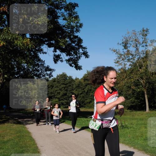 28.09.2025 - 33. Volkslauf durch das schöne Alstertal Fabian Wolf http://msf.ph/oto/8982242 28.09.2025 10:42:55 Laufen 037 meine-sportfotos.de