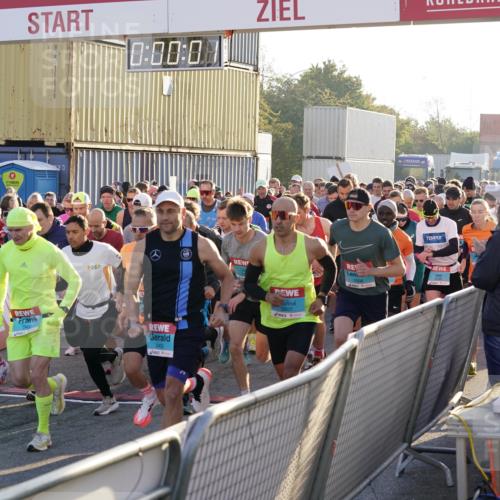 03.10.2025 - Köhlbrandbrückenlauf Michael Burmester http://msf.ph/oto/8991184 03.10.2025 09:00:02 Ziel  meine-sportfotos.de