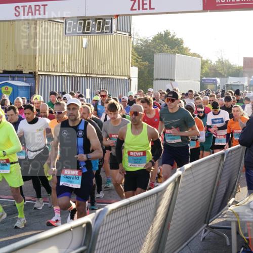 03.10.2025 - Köhlbrandbrückenlauf Michael Burmester http://msf.ph/oto/8991192 03.10.2025 09:00:02 Ziel  meine-sportfotos.de