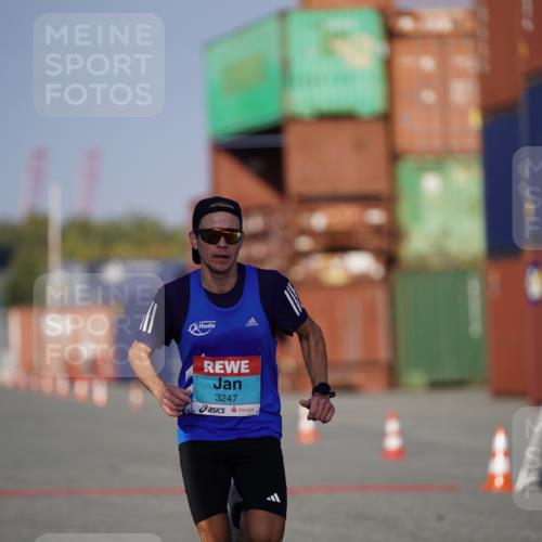 03.10.2025 - Köhlbrandbrückenlauf Michael Burmester http://msf.ph/oto/8991239 03.10.2025 09:43:52 Ziel 3247 meine-sportfotos.de