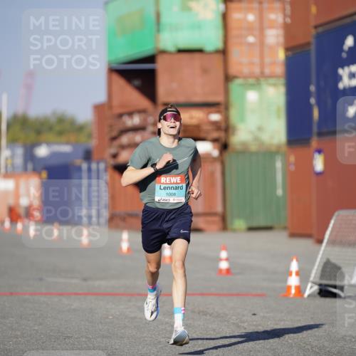 03.10.2025 - Köhlbrandbrückenlauf Michael Burmester http://msf.ph/oto/8991262 03.10.2025 09:44:29 Ziel 1008 meine-sportfotos.de