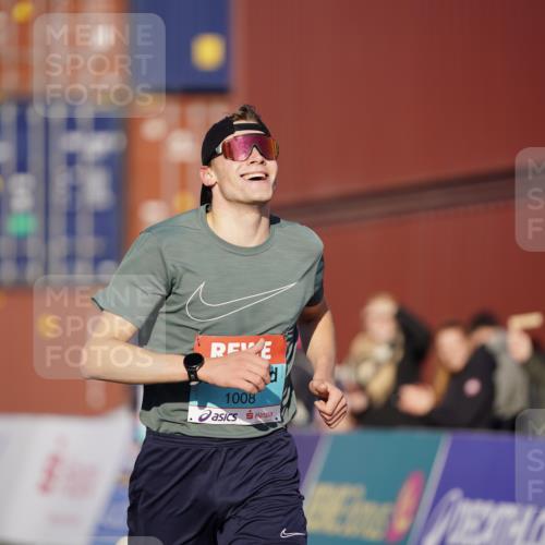 03.10.2025 - Köhlbrandbrückenlauf Michael Burmester http://msf.ph/oto/8991279 03.10.2025 09:44:31 Ziel 1008 meine-sportfotos.de