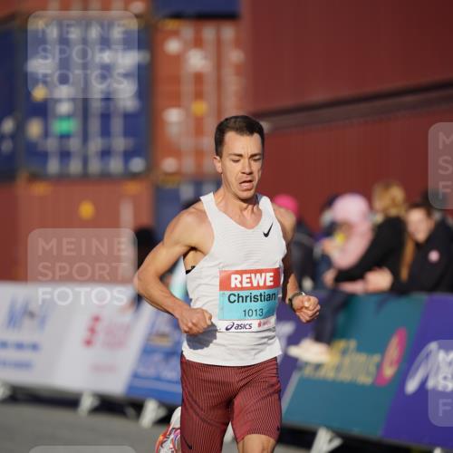03.10.2025 - Köhlbrandbrückenlauf Michael Burmester http://msf.ph/oto/8991441 03.10.2025 09:46:47 Ziel 1013 meine-sportfotos.de