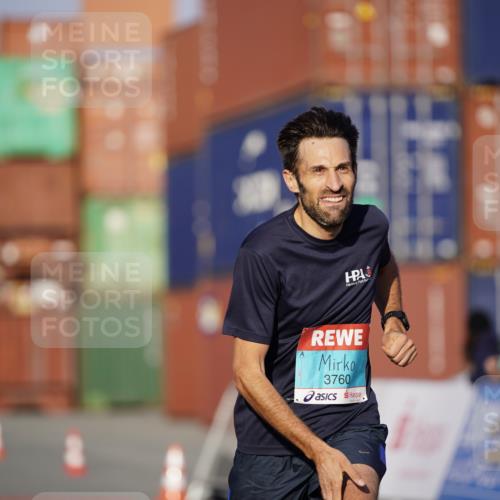 03.10.2025 - Köhlbrandbrückenlauf Michael Burmester http://msf.ph/oto/8991466 03.10.2025 09:46:55 Ziel 1013, 3760 meine-sportfotos.de