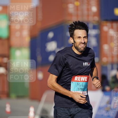 03.10.2025 - Köhlbrandbrückenlauf Michael Burmester http://msf.ph/oto/8991473 03.10.2025 09:46:55 Ziel 1013, 3760 meine-sportfotos.de