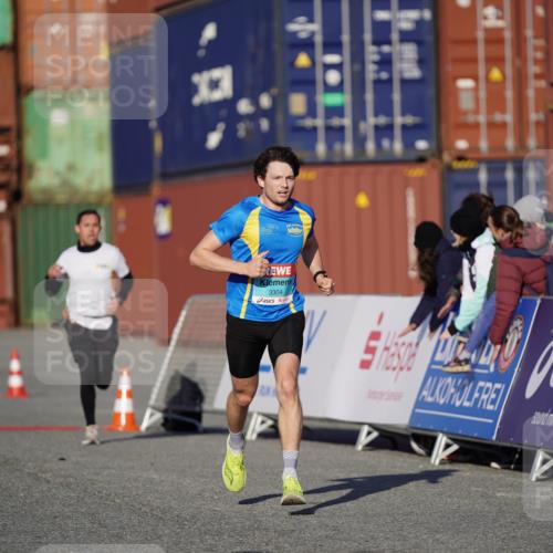 03.10.2025 - Köhlbrandbrückenlauf Michael Burmester http://msf.ph/oto/8991513 03.10.2025 09:47:42 Ziel 1062, 3304 meine-sportfotos.de